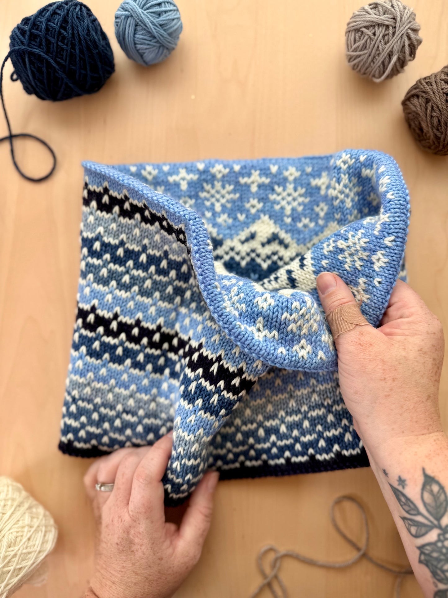 Alaska Doodle Reversible Cowl Kit